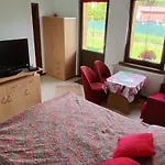 Pokoje Goscinne Pod Tuja Wiselka
